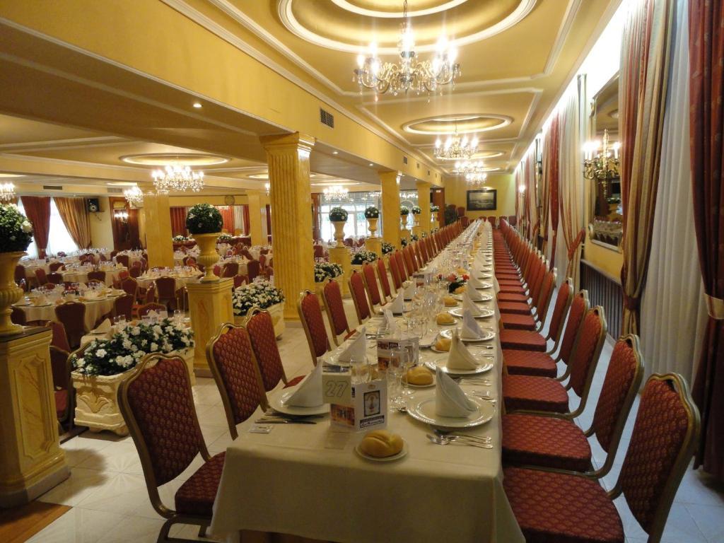 Hotel La Maruxina La Alameda de la Sagra المظهر الخارجي الصورة